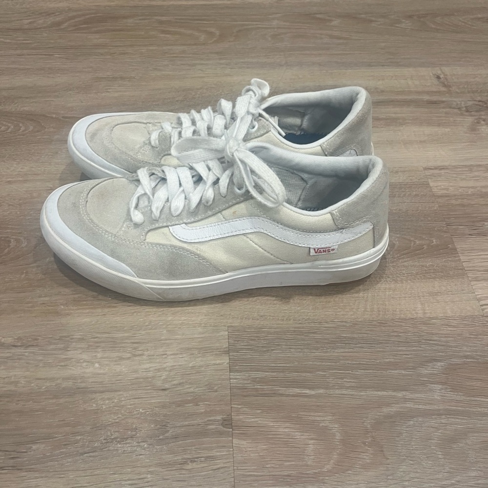 Vans Classic White and Gray Low-Top Sneakers - Picture 3 of 5